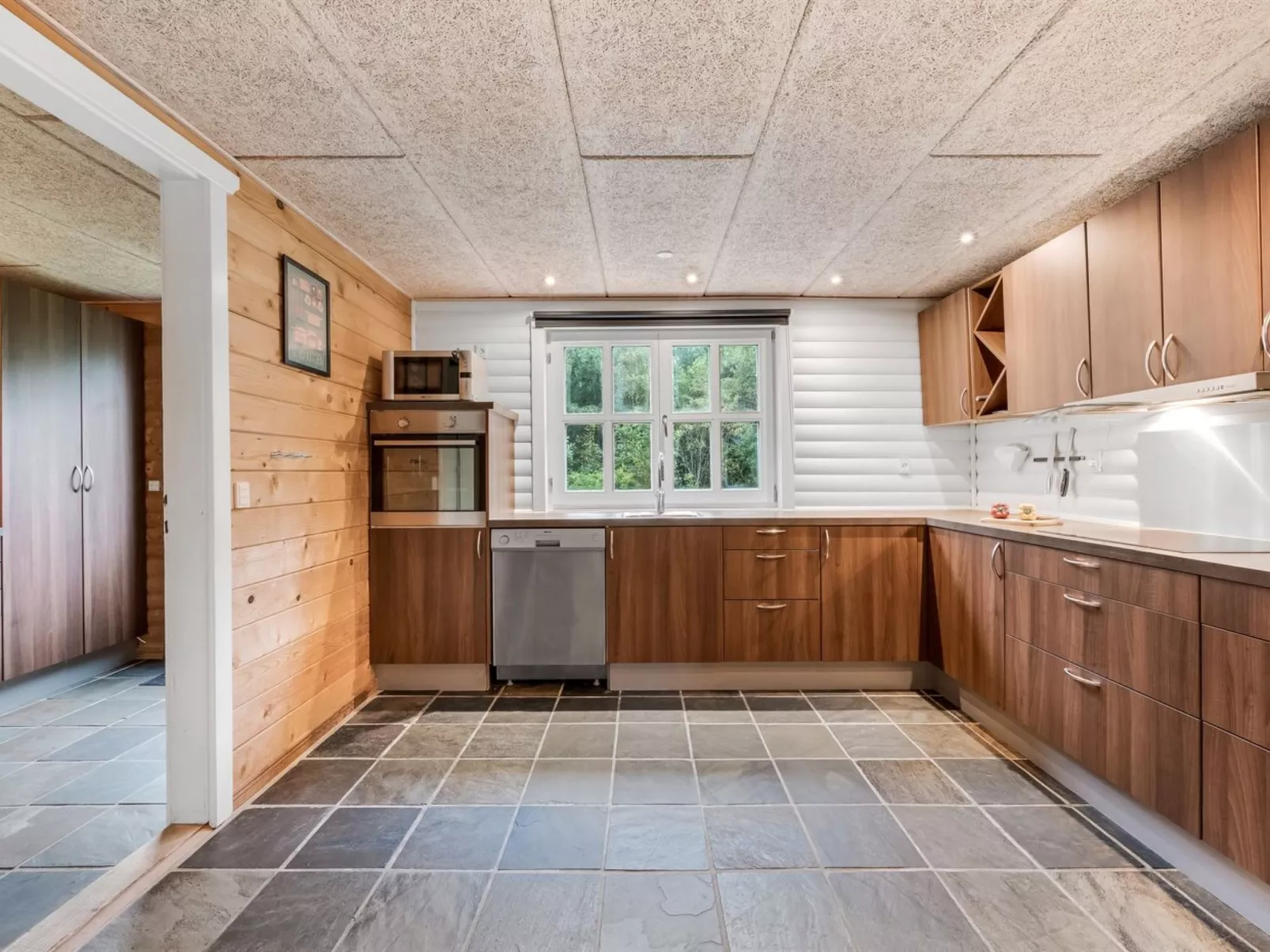 "Yvonna" - 350m to the fjord-Binnen