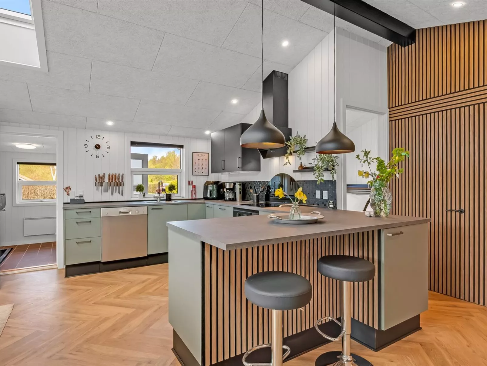 "Ronja" - 100m to the fjord-Binnen