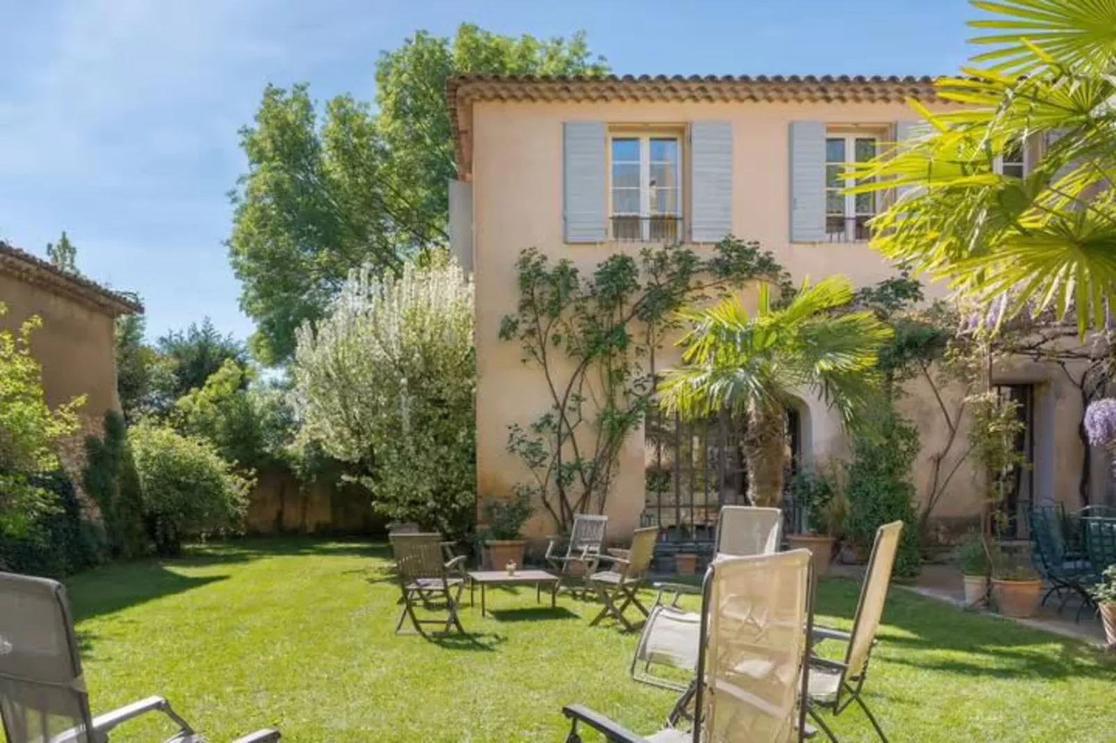 Mas de Corinne-Tuinen zomer