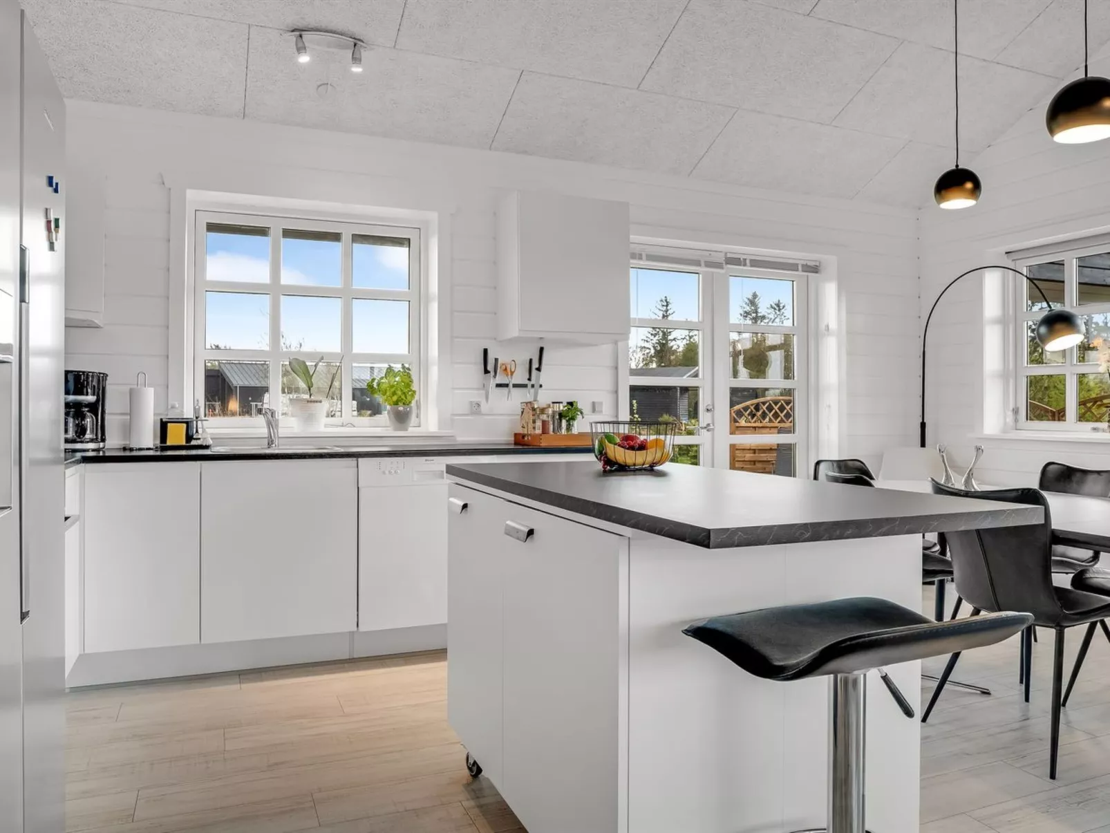 "Gizella" - 500m to the fjord-Binnen