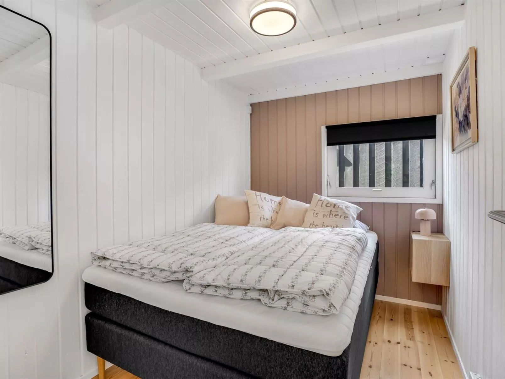 "Ellie" - 700m from the sea-Binnen