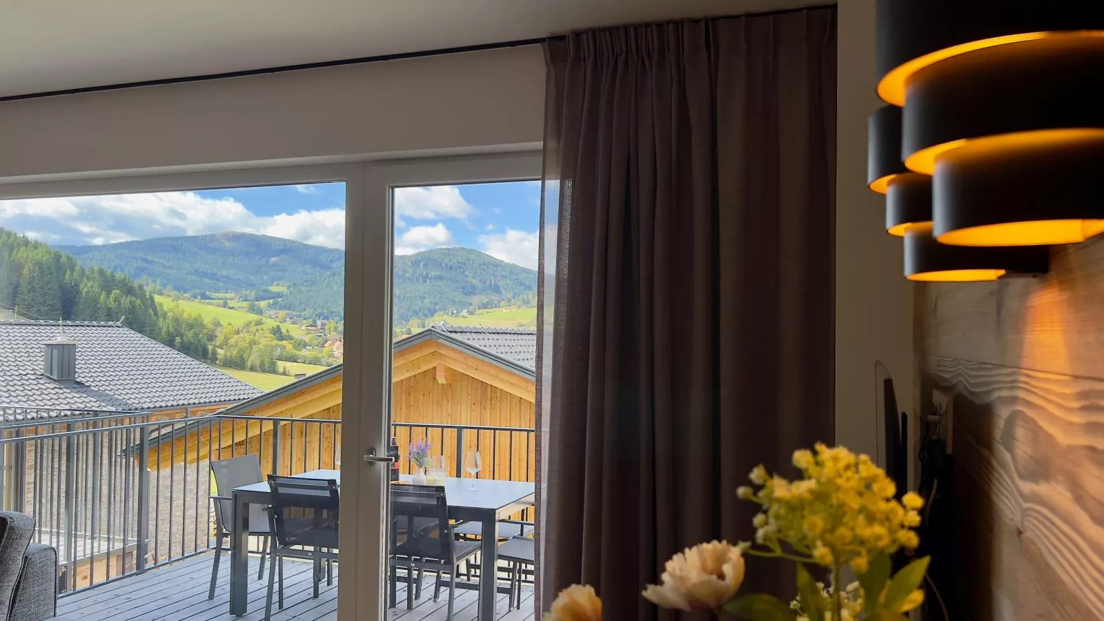 Grebenzen Lodge Starnberg 60A-Woonkamer