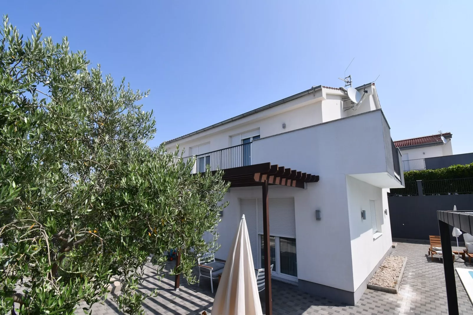 Luxury Escape with Swimming Pool & Modern Design -  Classic Four Bedroom Villa with Sea View and Private Pool ( Villa 3)-Buitenlucht