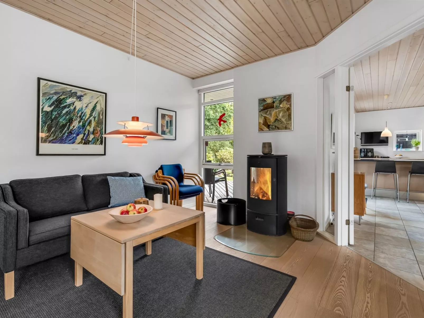 "Jyrki" - 100m from the sea-Binnen