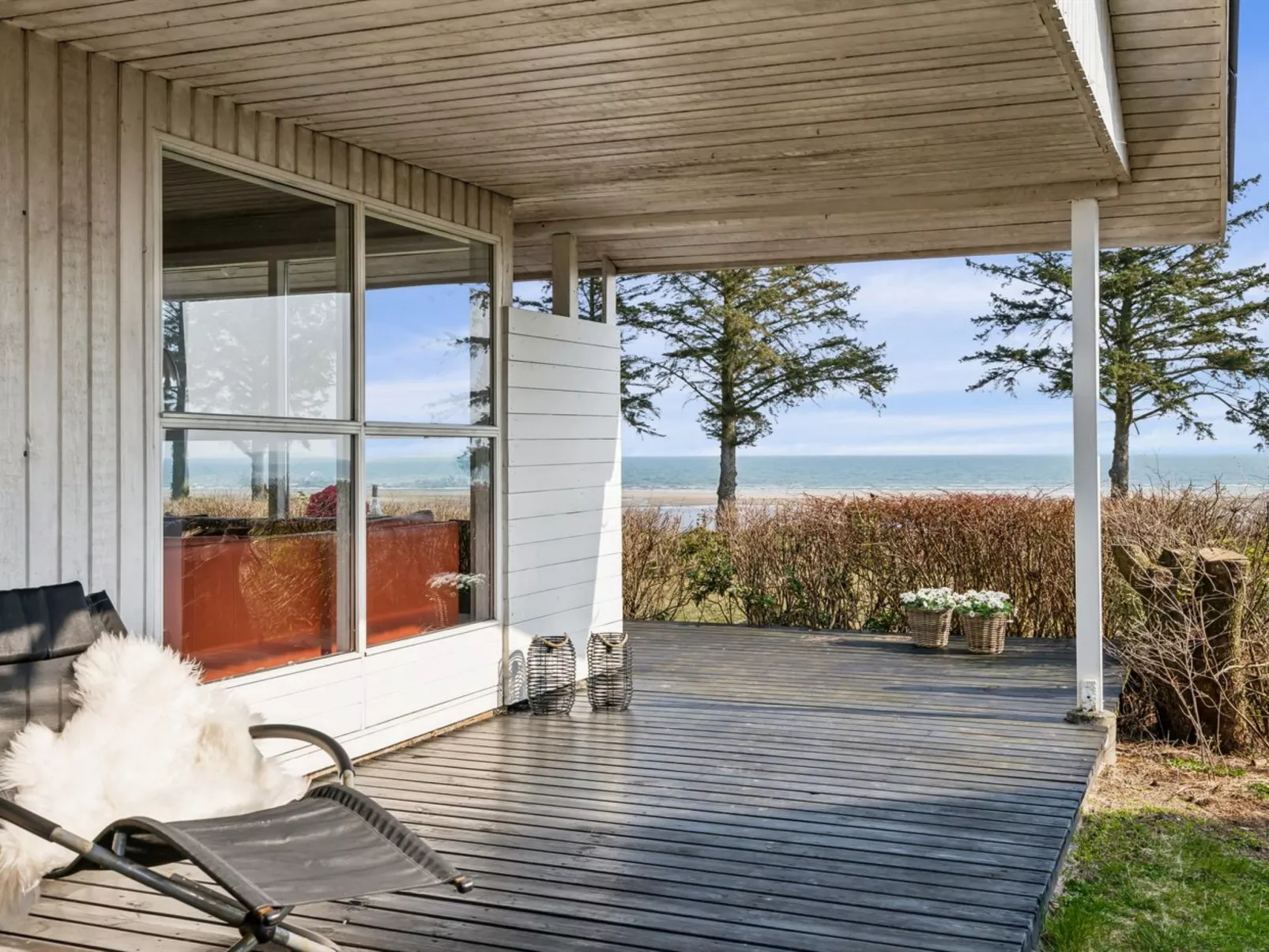 "Wrage" -  from the sea-Buiten