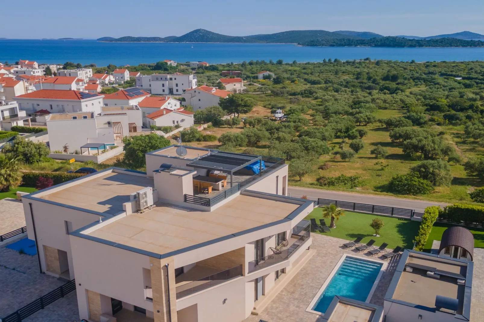 Four-Bedroom Villa With Pool-Uitzicht