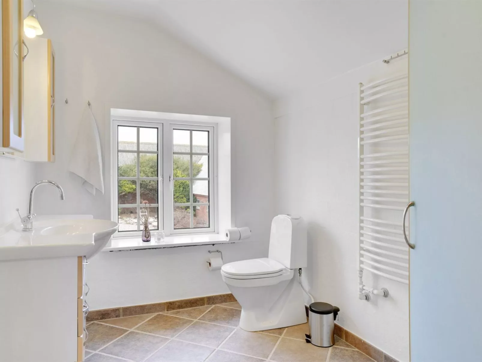 "Thorge" - 75m to the fjord-Binnen