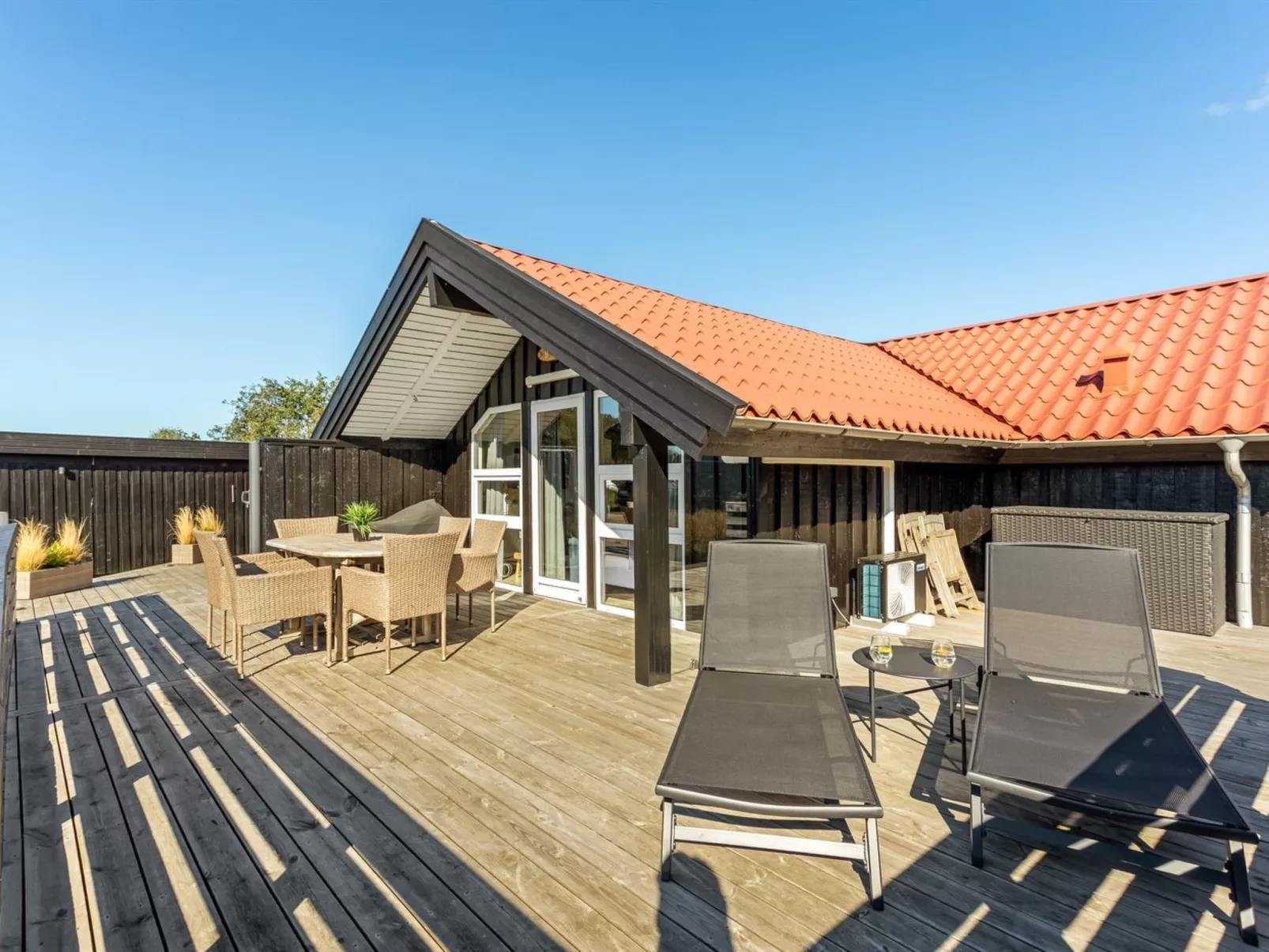 "Skyler" - 1km from the sea-Buiten