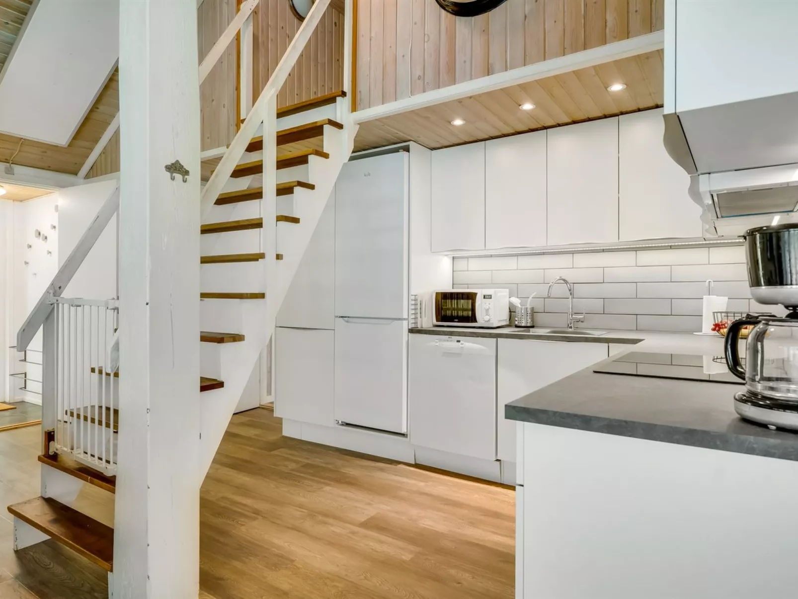 "Eisa" - 300m to the fjord-Binnen