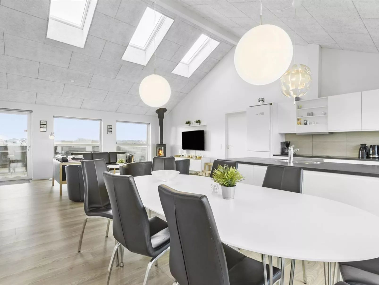 "Kirsi" - 1.6km from the sea-Binnen