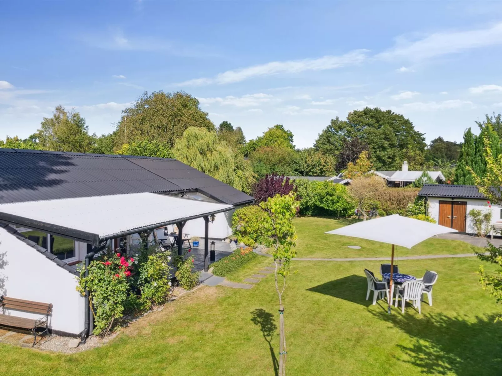 "Merit" - 800m from the sea-Buiten