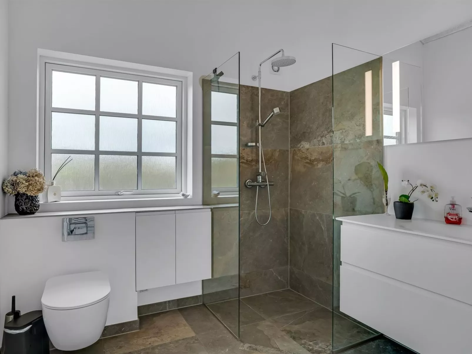 "Gizella" - 500m to the fjord-Binnen