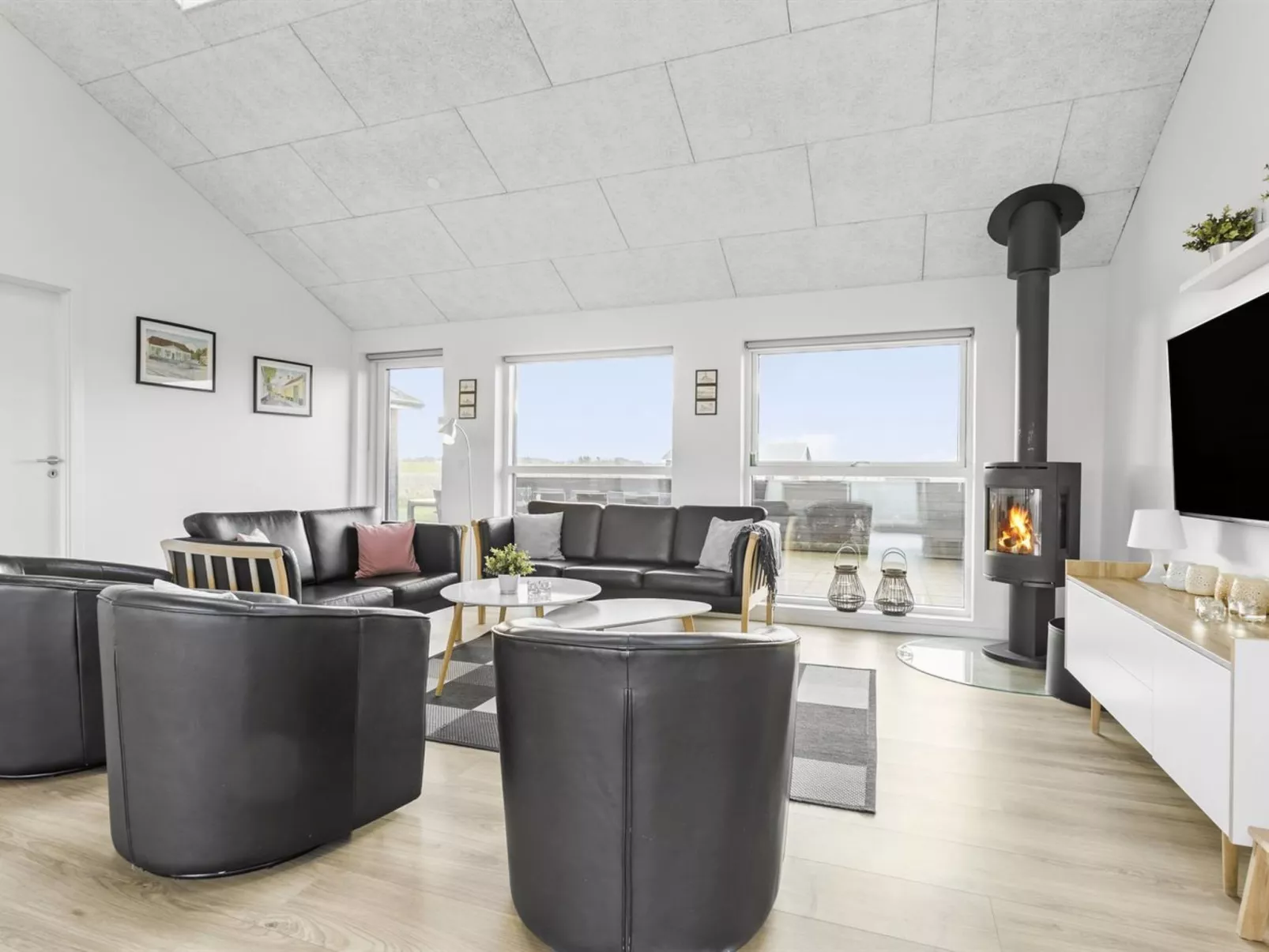 "Kirsi" - 1.6km from the sea-Binnen