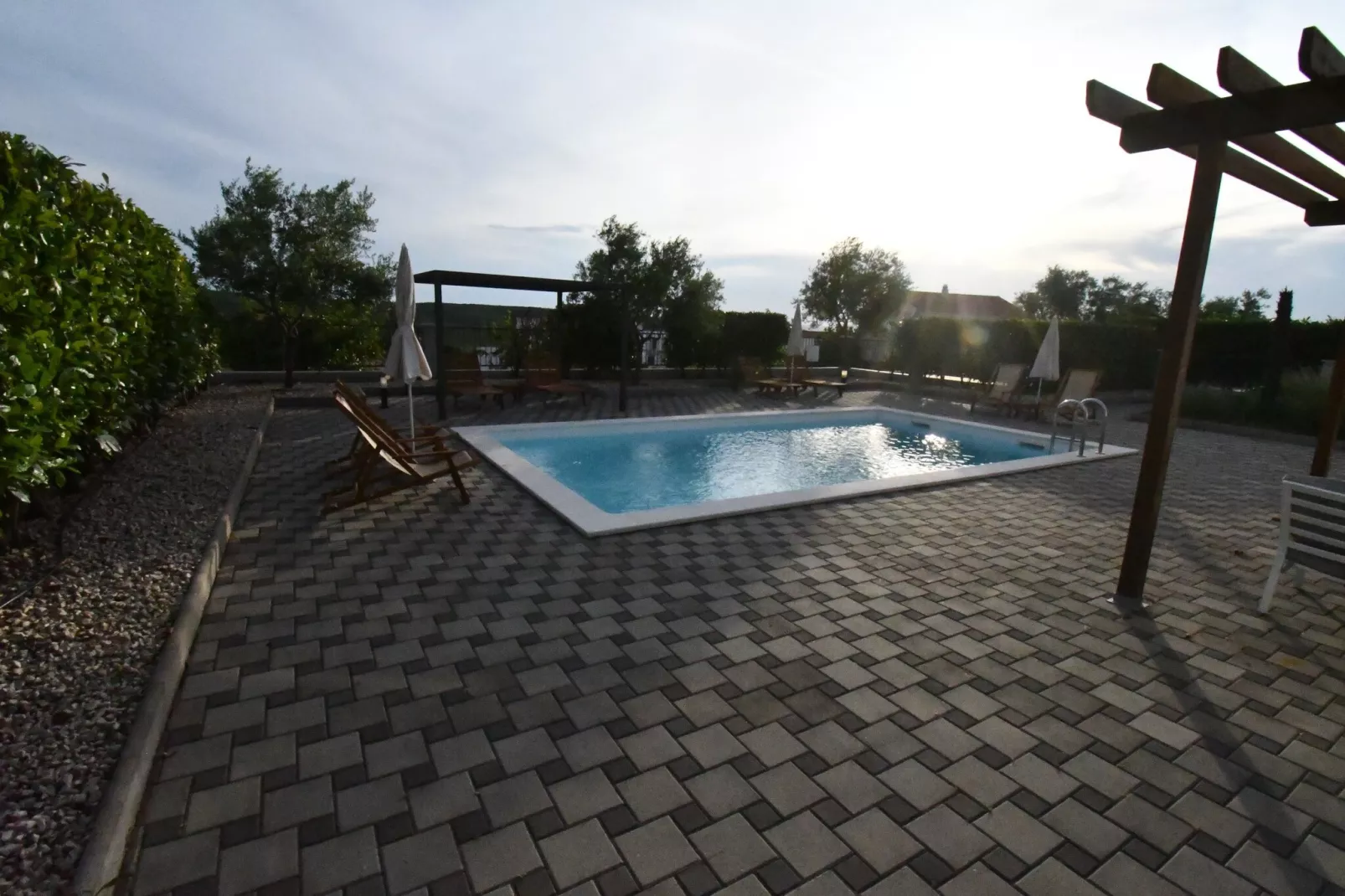 Luxury Escape with Swimming Pool & Modern Design - Superior Four Bedroom Villa with Private Pool ( Villa 2)-Zwembad