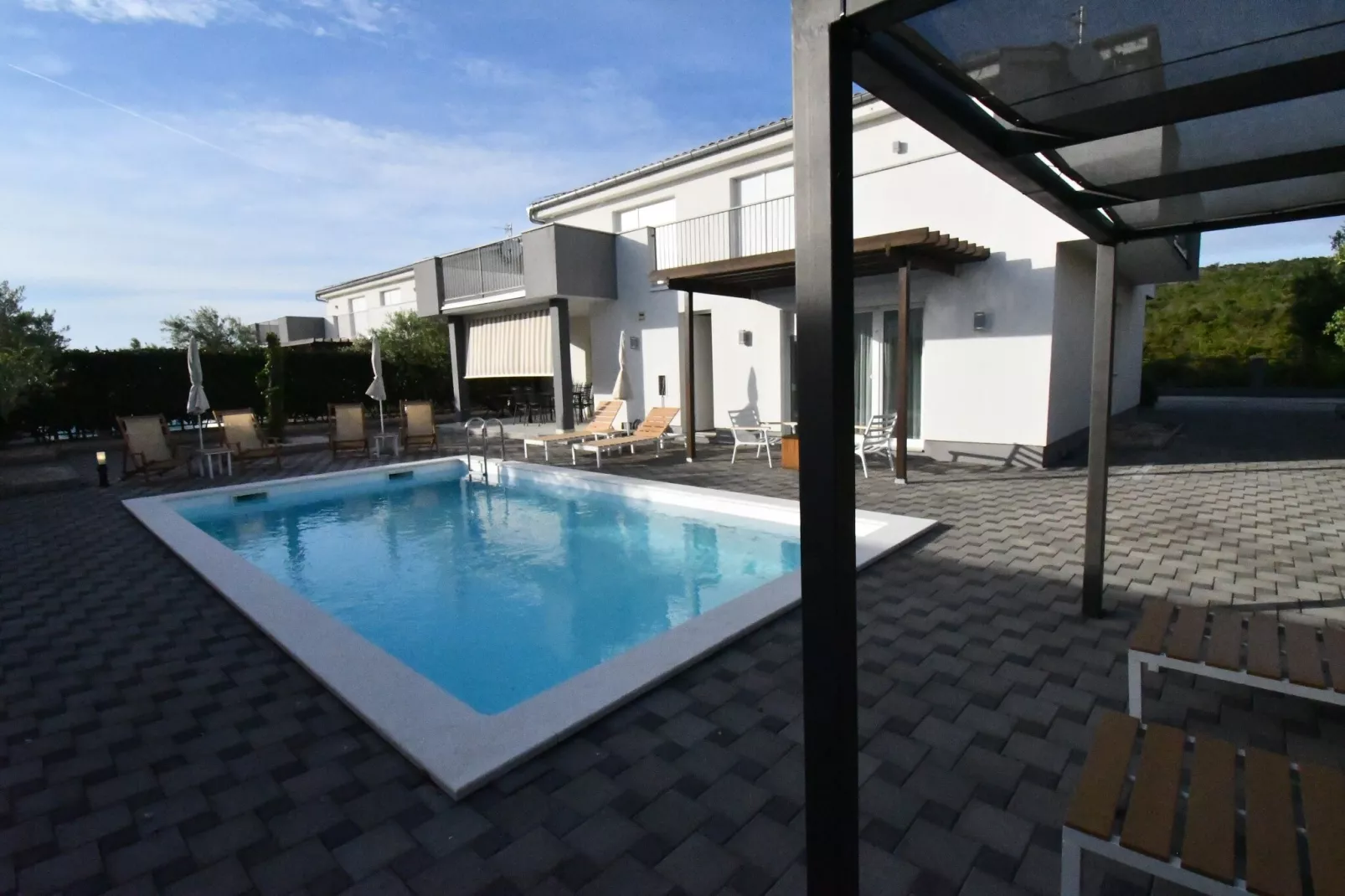 Luxury Escape with Swimming Pool & Modern Design - Comfort Four Bedroom Villa with Sea View and Private Pool ( Villa 7)-Zwembad