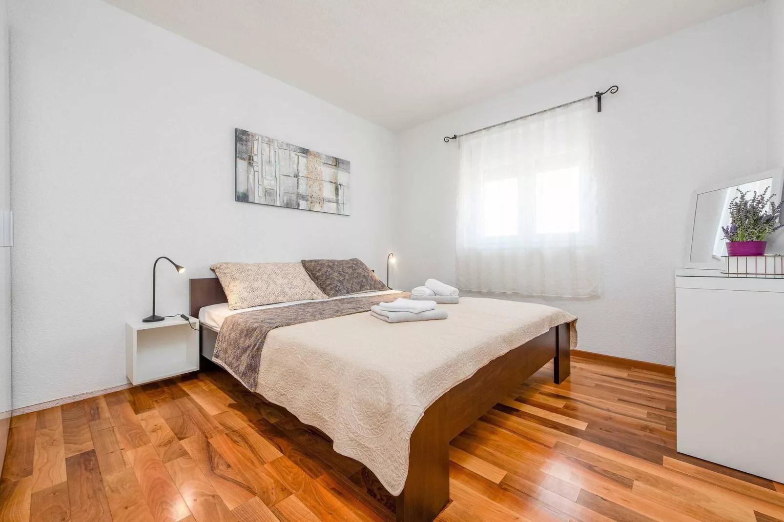 Villa Pezer with heated pool & sauna-Slaapkamer