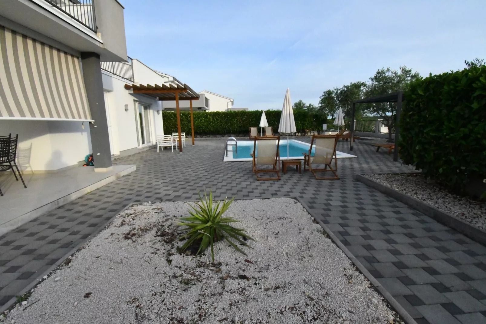 Luxury Escape with Swimming Pool & Modern Design - Four Bedroom Villa with Private Pool ( Villa 1)-Zwembad