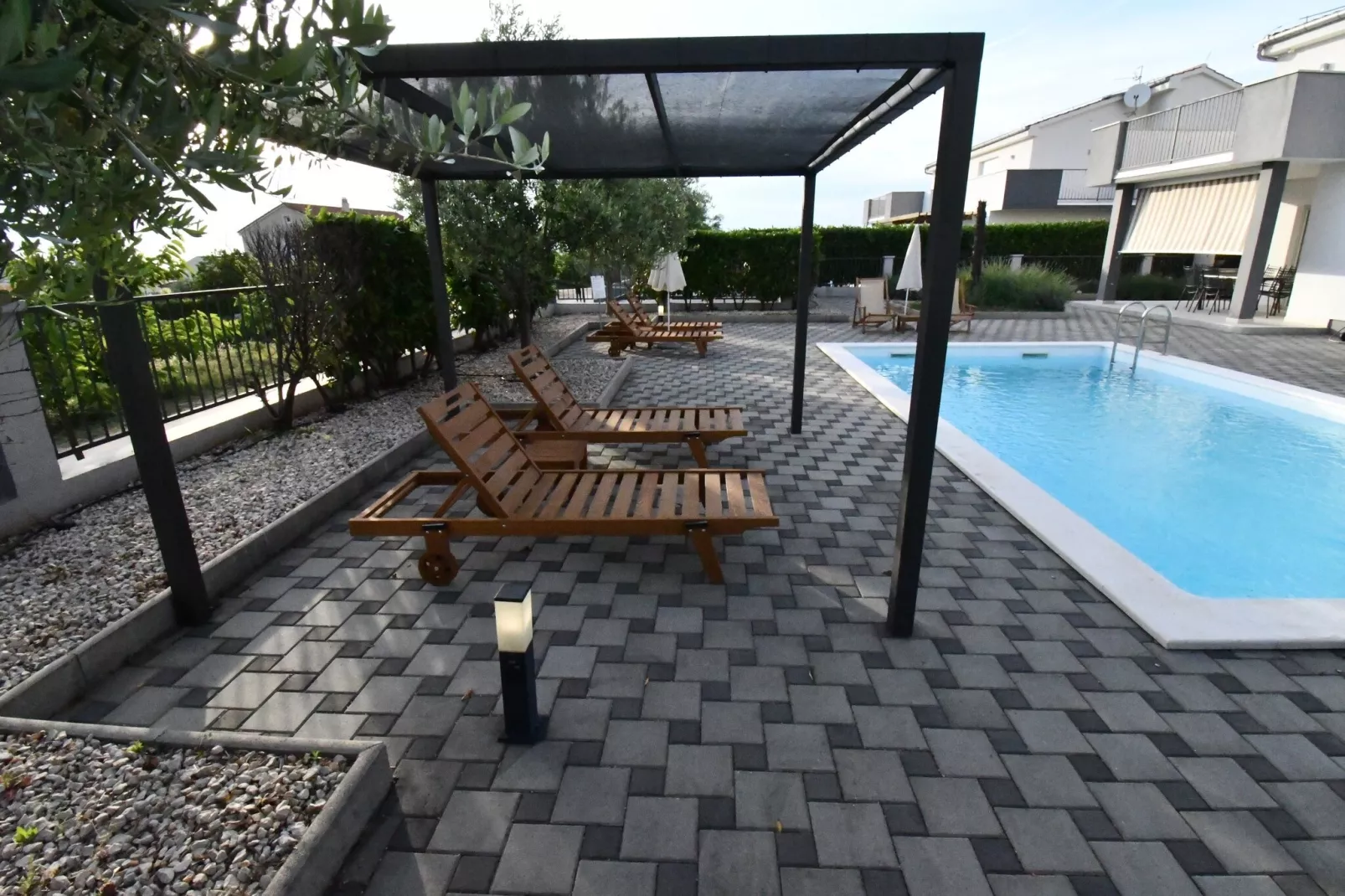 Luxury Escape with Swimming Pool & Modern Design - Superior Four Bedroom Villa with Private Pool ( Villa 2)-Zwembad