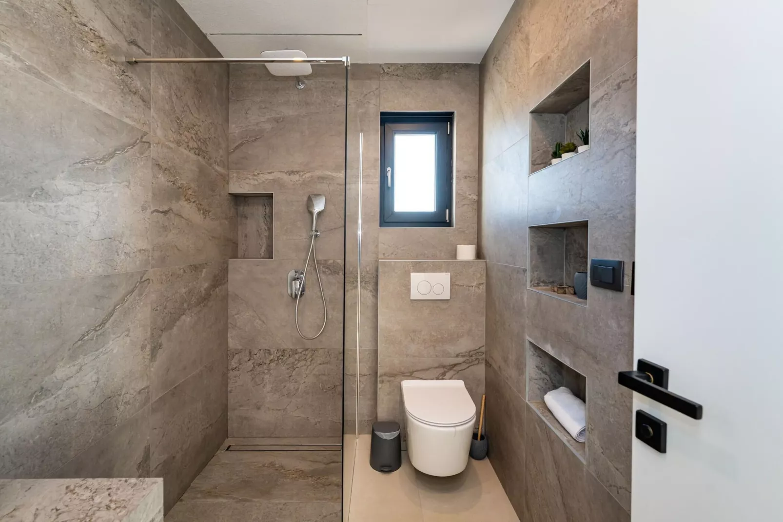 Beach apartment LaMag-Badkamer