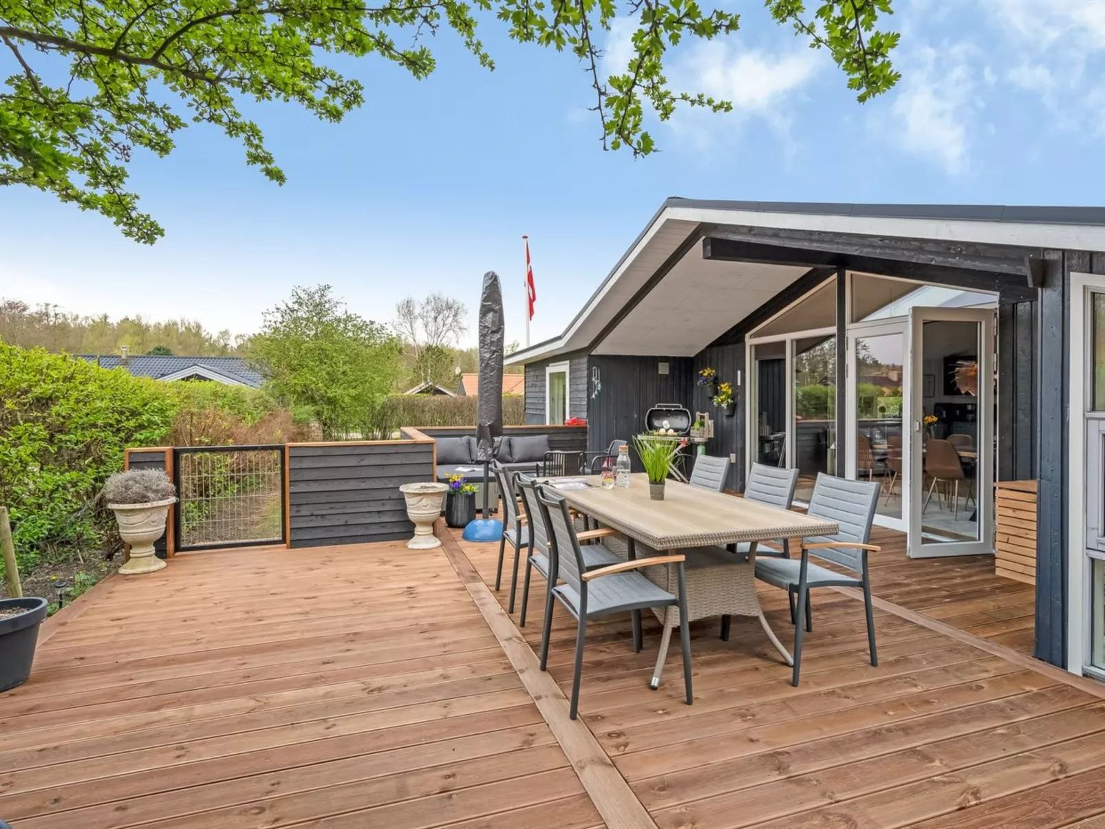 "Ronja" - 100m to the fjord-Buiten