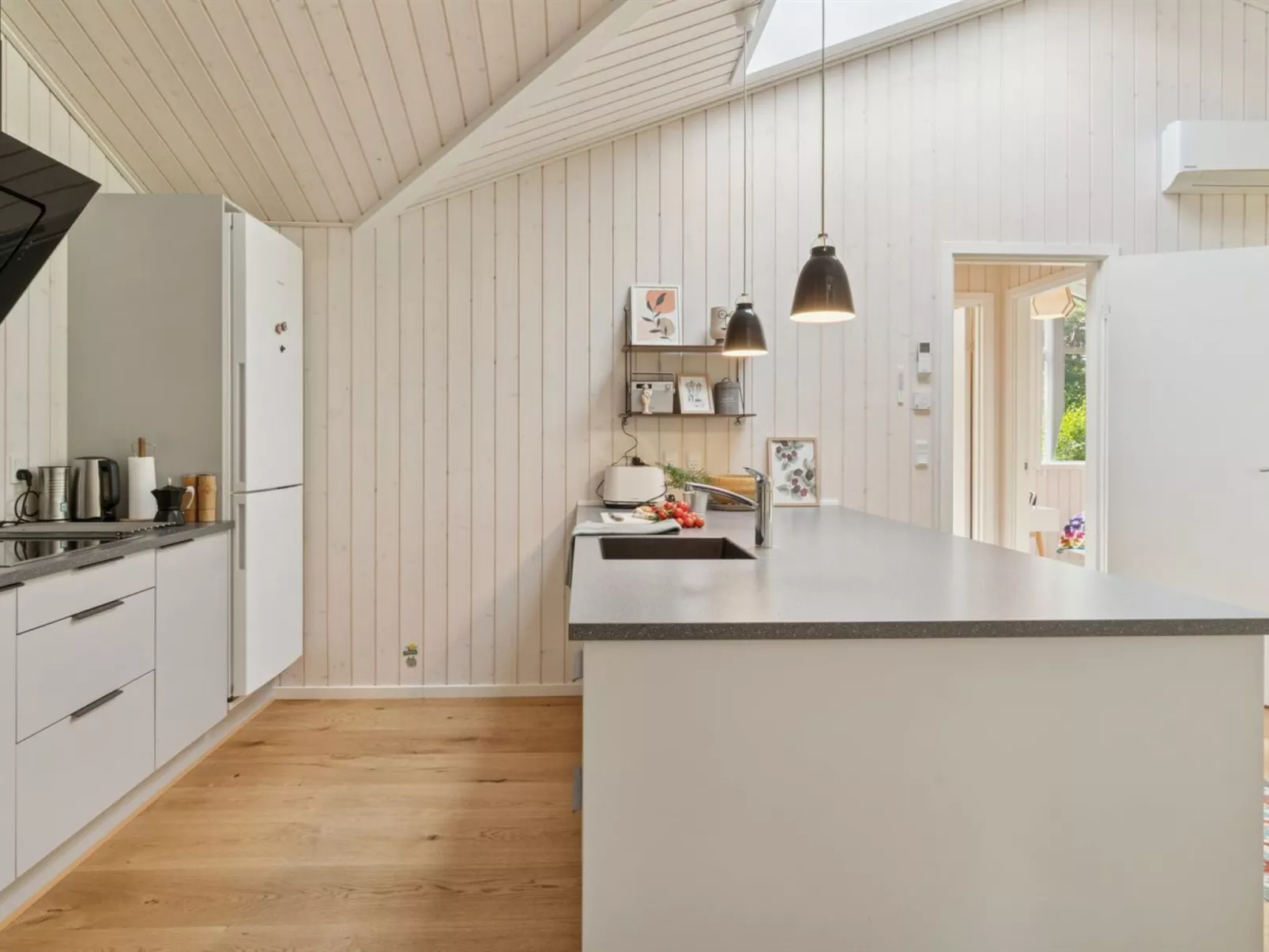 "Ovine" - 1.2km to the fjord-Binnen