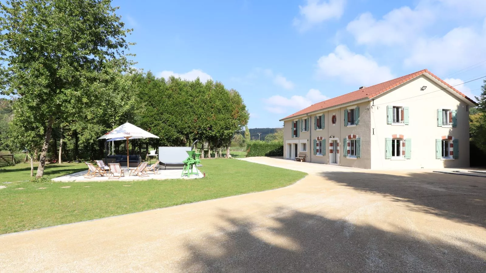 Le Moulin de Lachalade-Tuinen zomer