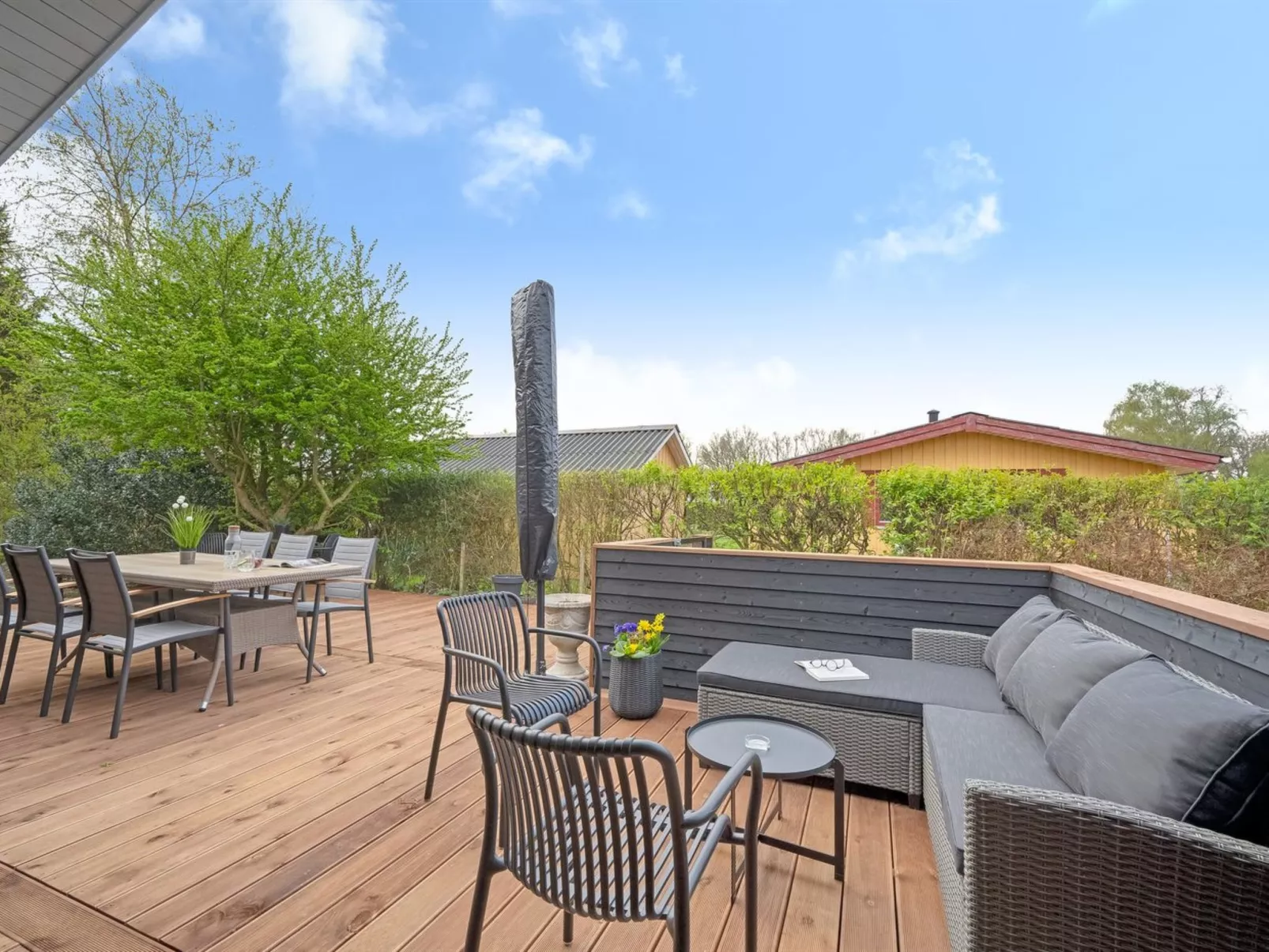 "Ronja" - 100m to the fjord-Buiten