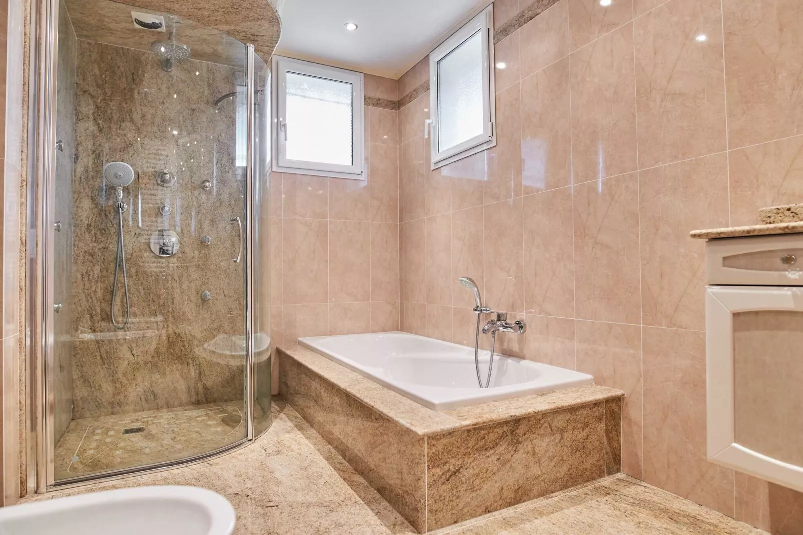 AP-652-PERTUADES-Niet-getagd