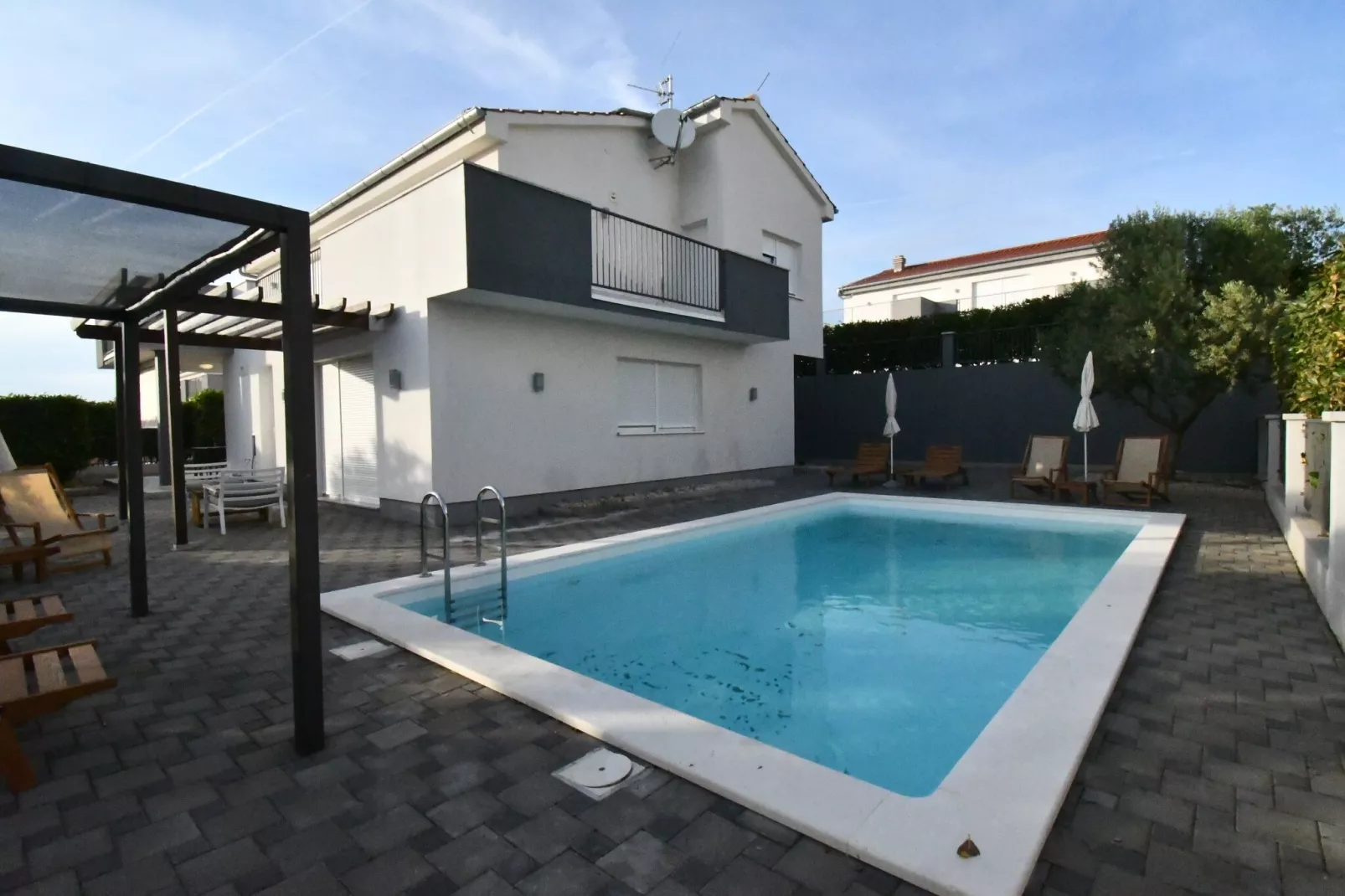 Luxury Escape with Swimming Pool & Modern Design -  Classic Four Bedroom Villa with Sea View and Private Pool ( Villa 3)-Zwembad