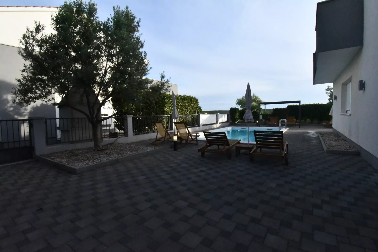 Luxury Escape with Swimming Pool & Modern Design -  Classic Four Bedroom Villa with Sea View and Private Pool ( Villa 3)-Zwembad