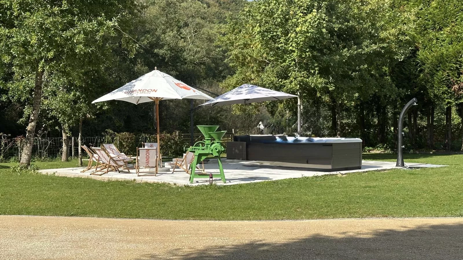 Le Moulin de Lachalade-Tuinen zomer