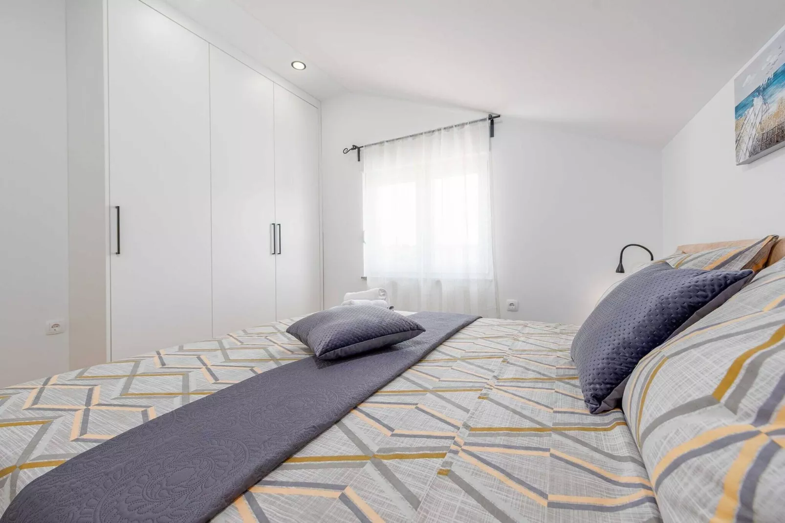 Villa Pezer with heated pool & sauna-Slaapkamer