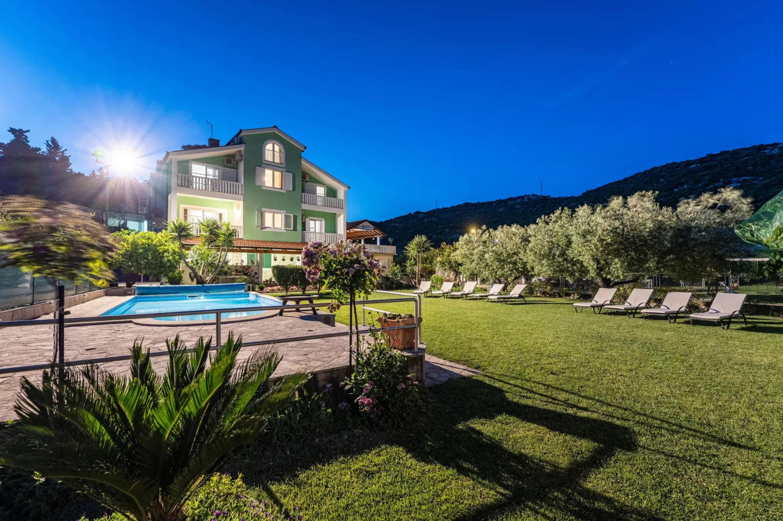 Villa Green Paradise-Tuinen zomer