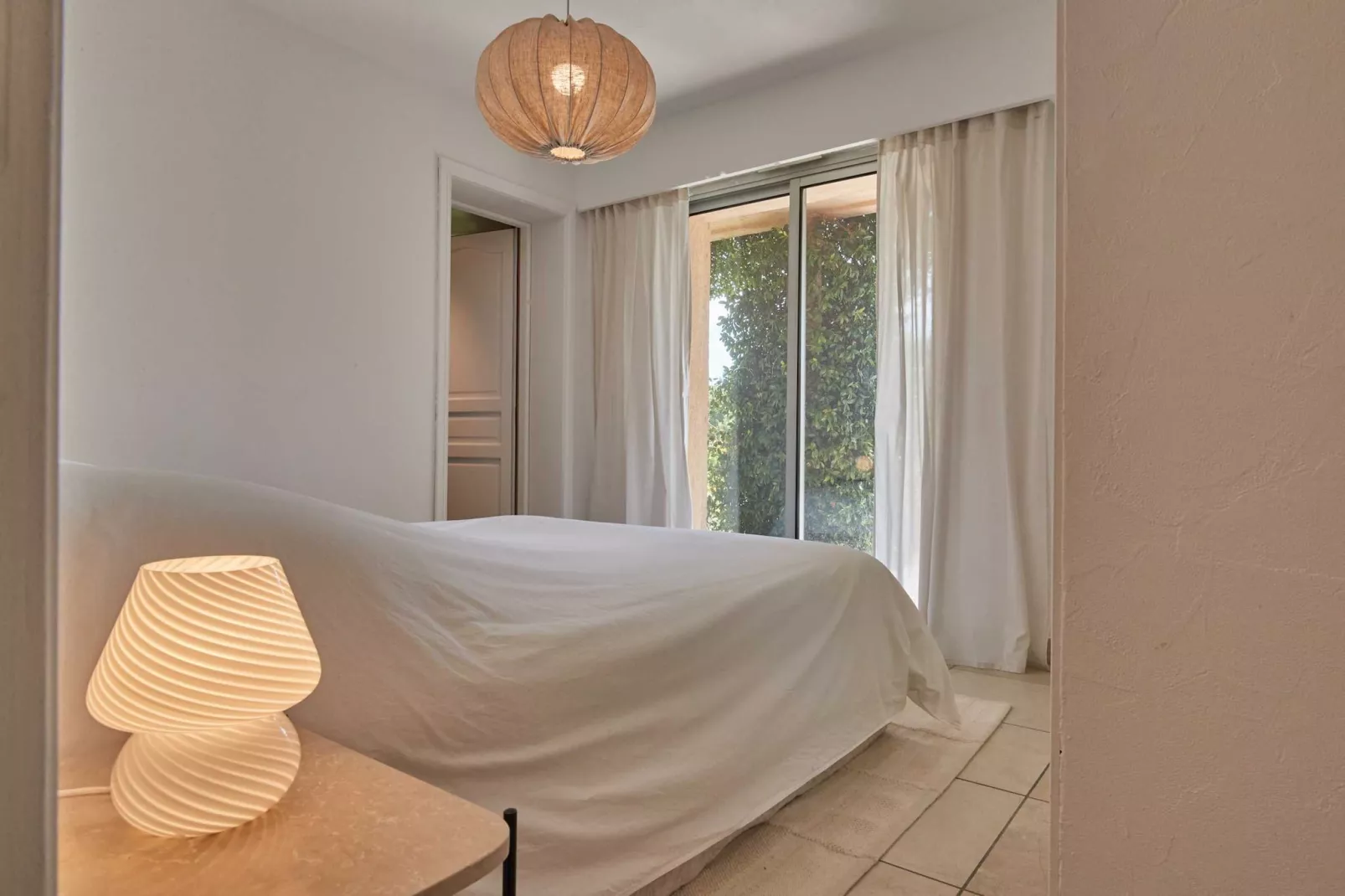 AP-652-PERTUADES-Niet-getagd