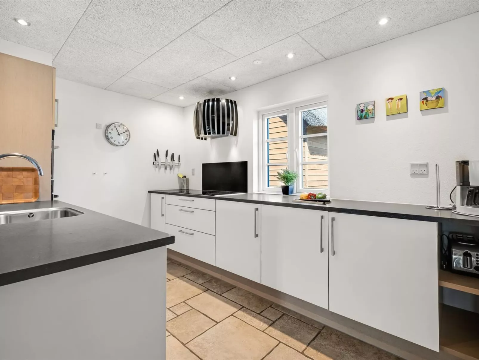 "Adia" - 300m from the sea-Binnen