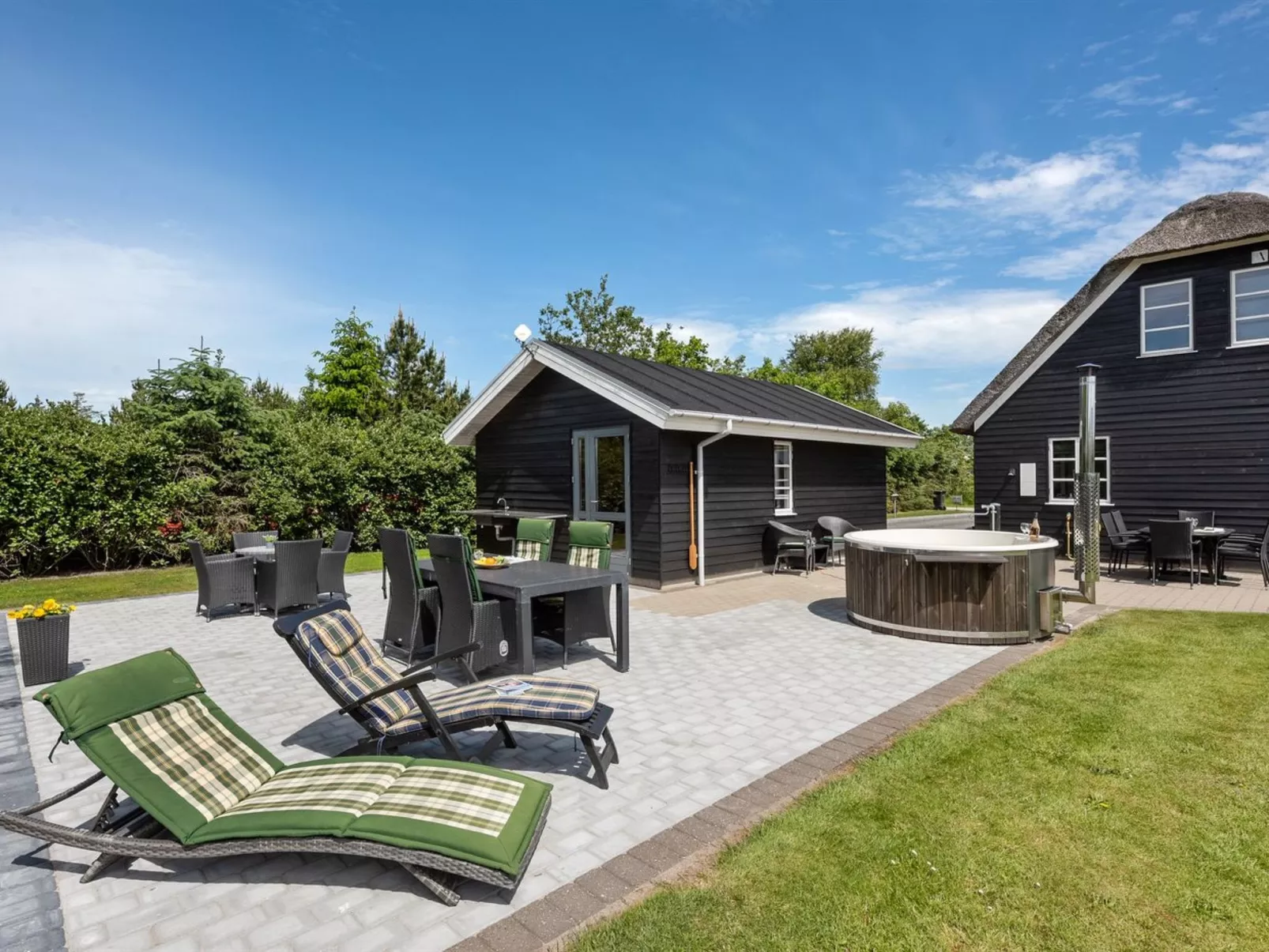 "Benita" - 400m to the fjord-Buiten