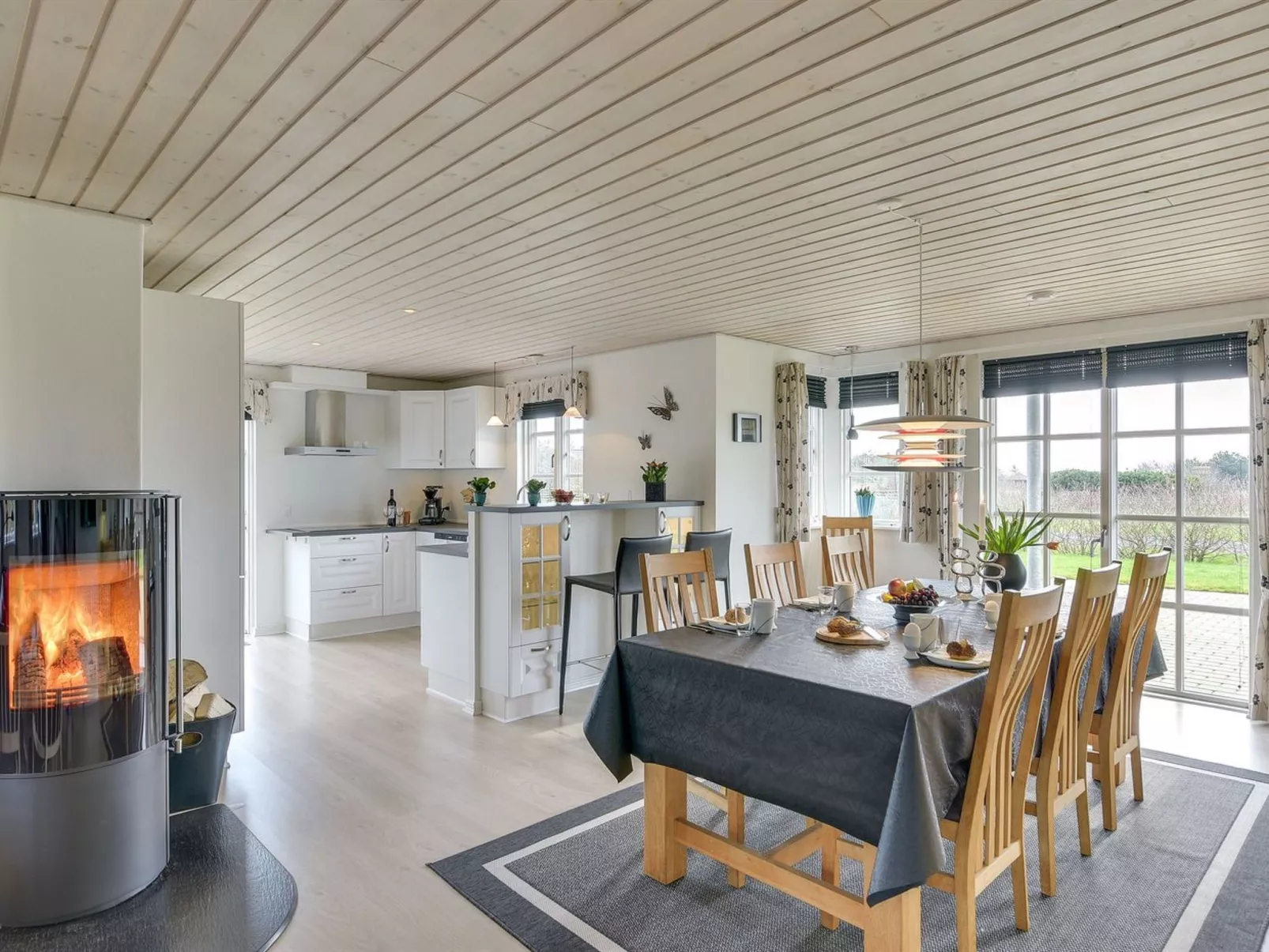 "Benita" - 400m to the fjord-Binnen