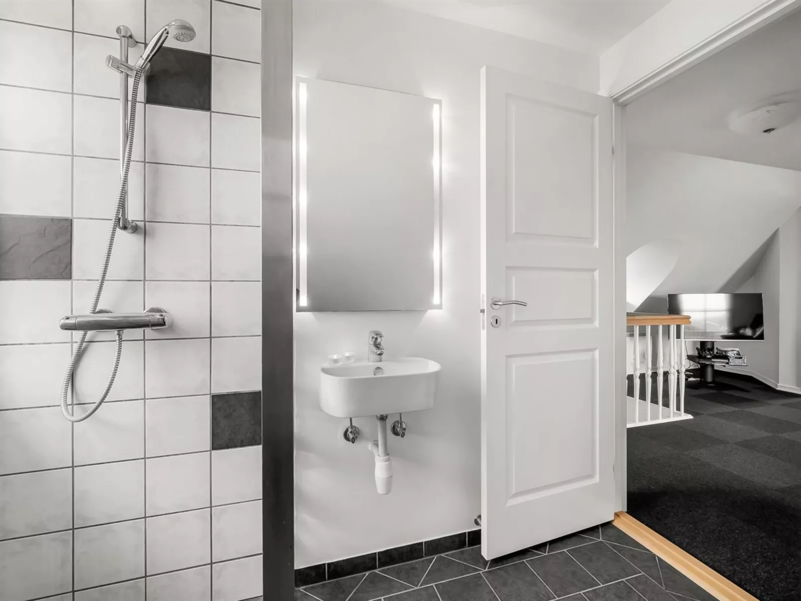 "Benita" - 400m to the fjord-Binnen