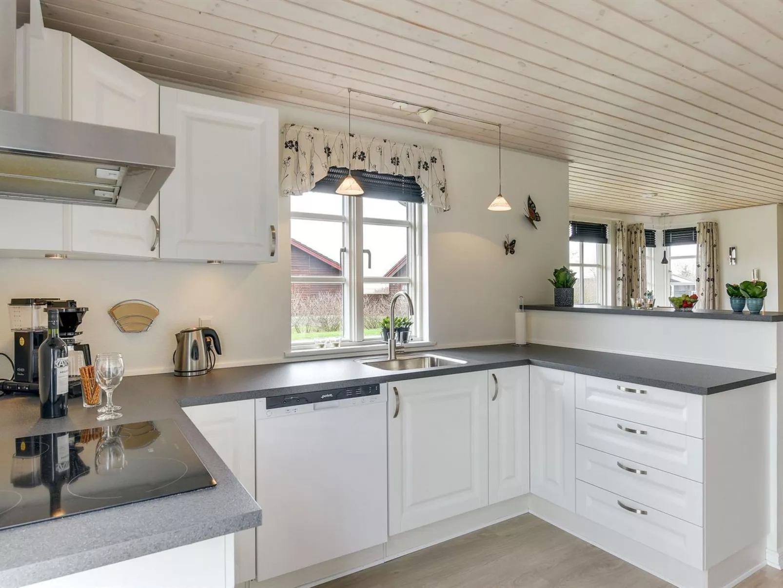 "Benita" - 400m to the fjord-Binnen