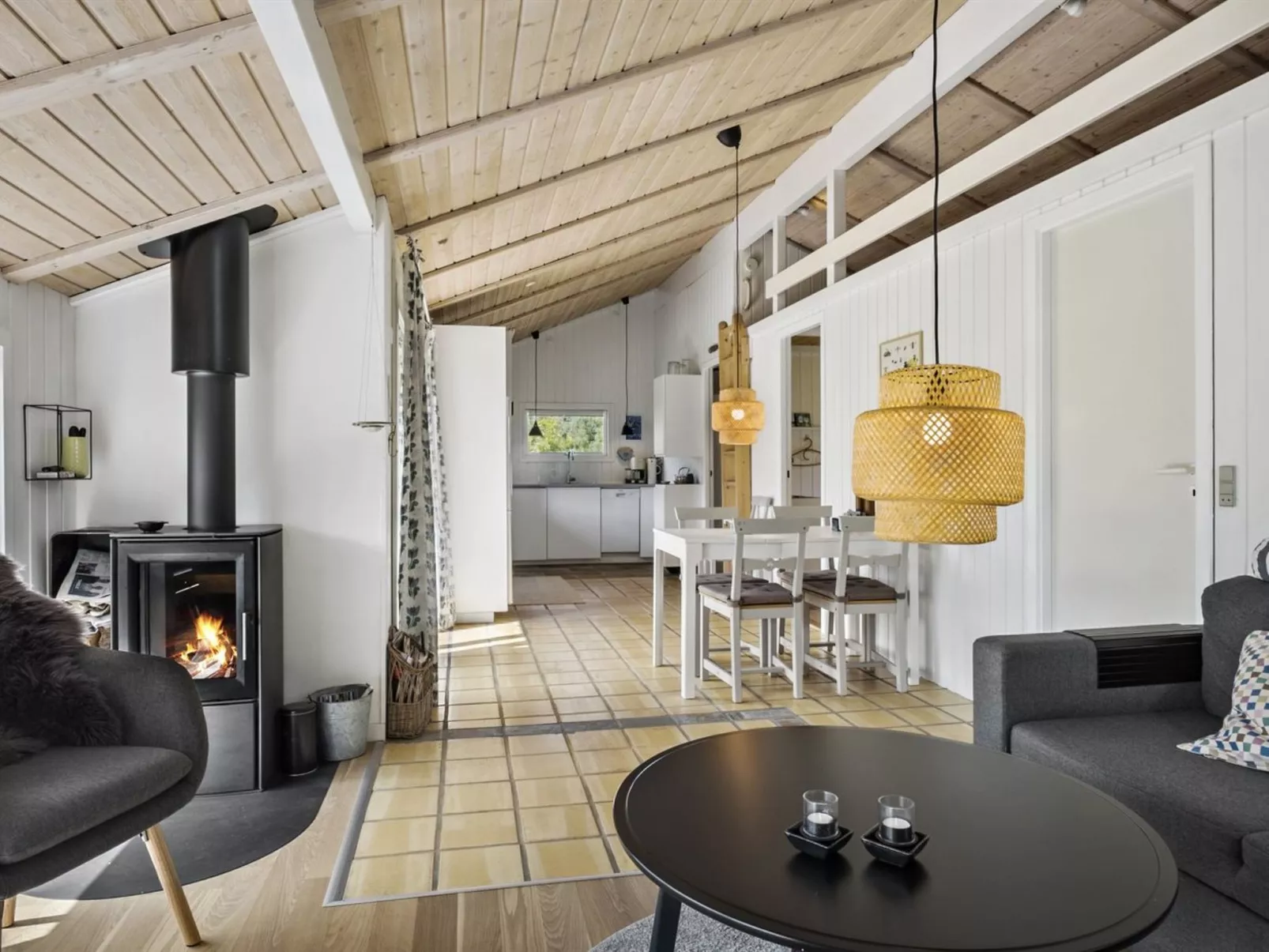 "Gita" - 2.2km from the sea-Binnen