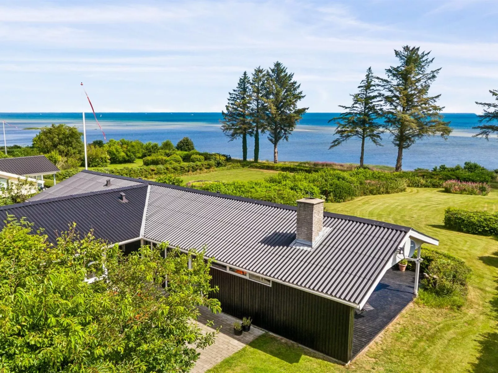 "Wrage" -  from the sea-Buiten