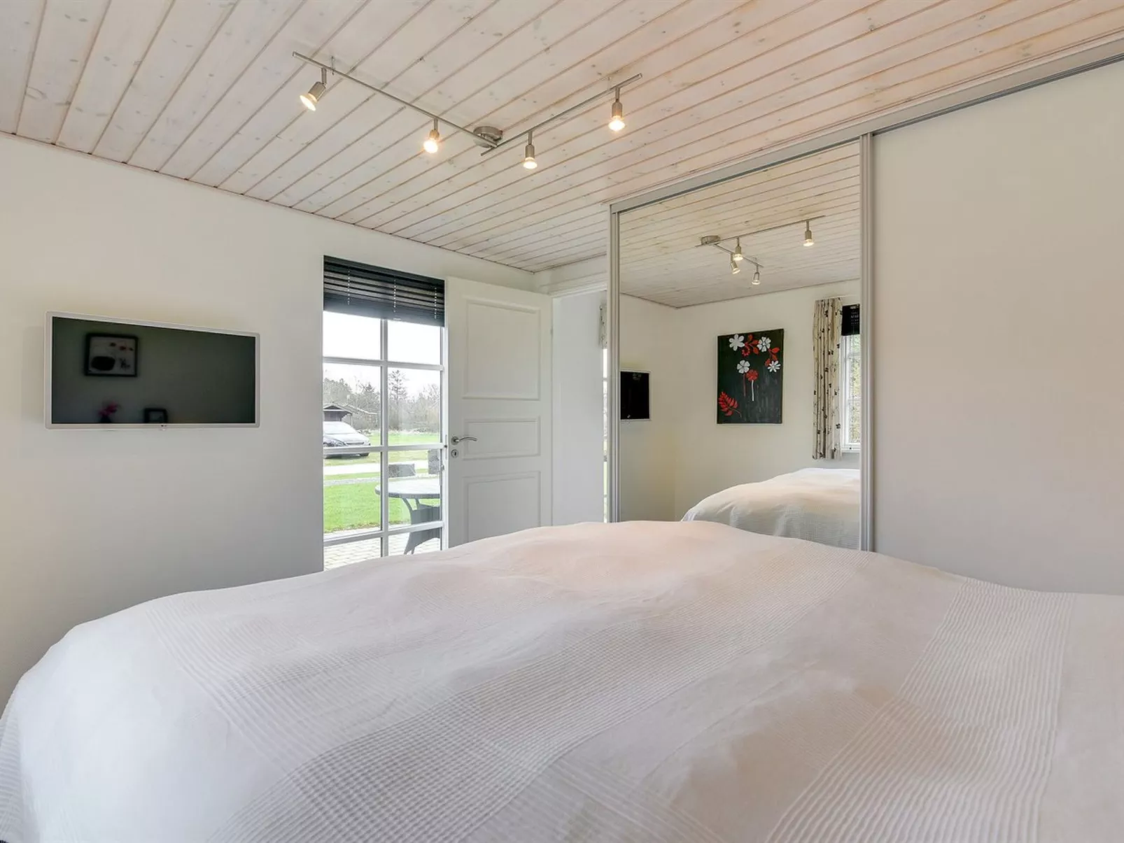 "Benita" - 400m to the fjord-Binnen