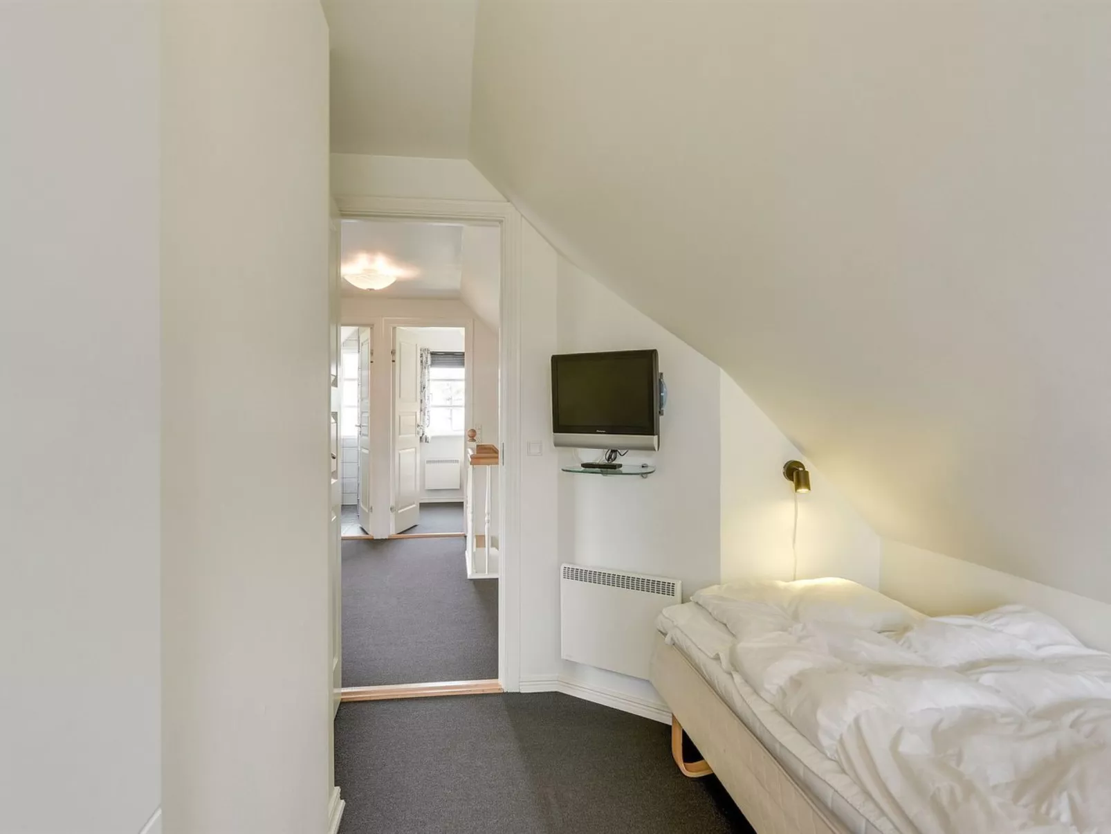 "Benita" - 400m to the fjord-Binnen