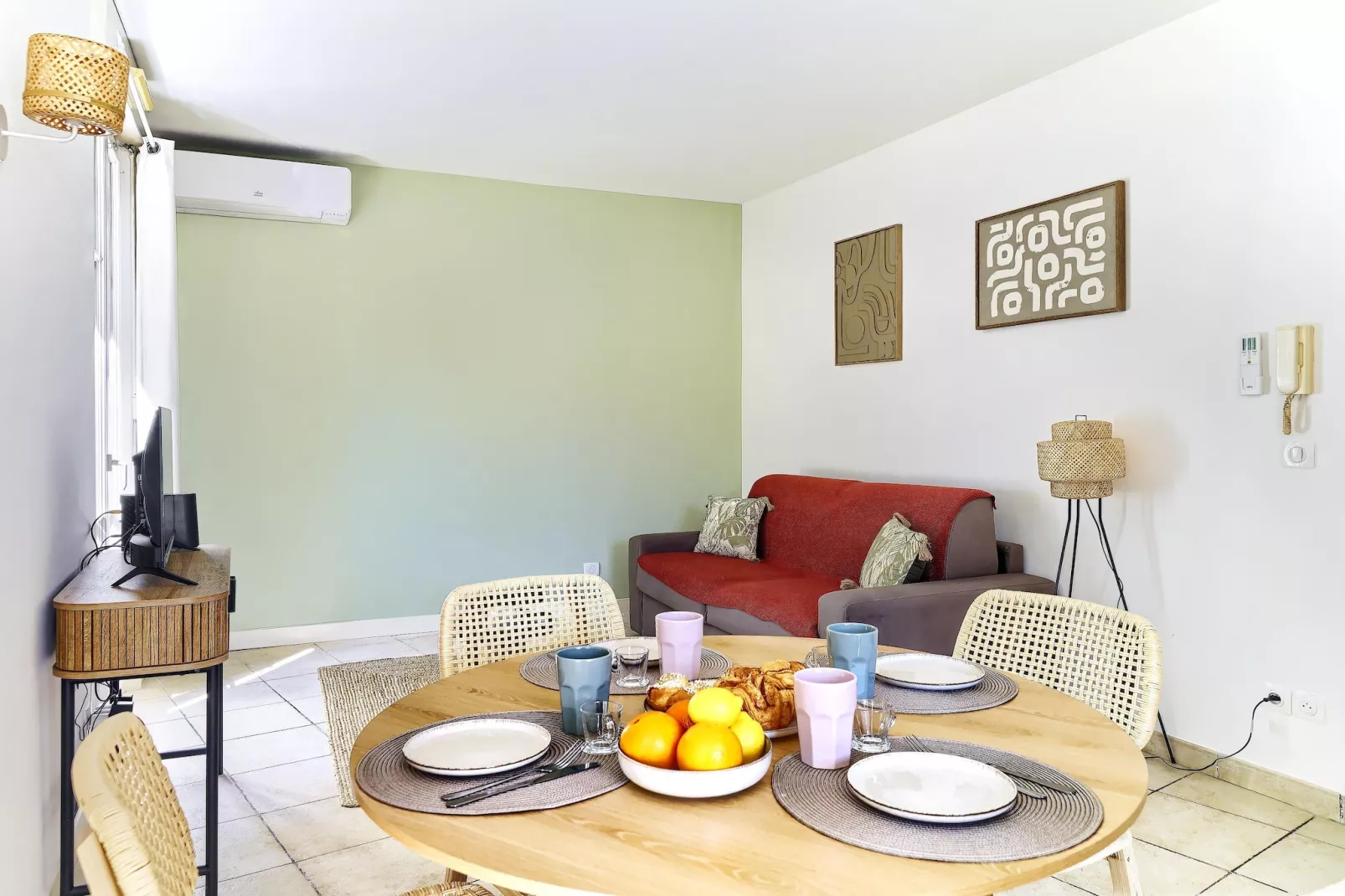 Appartement en bord de mer – Plage de la Salis-Woonkamer