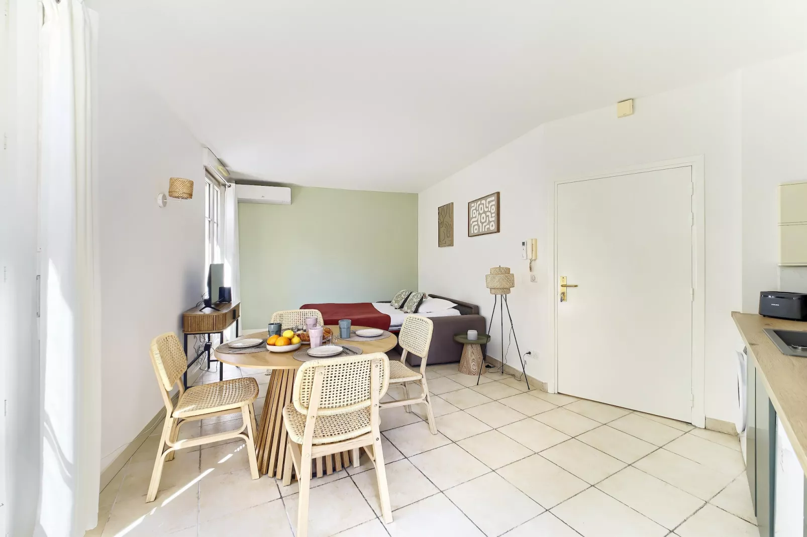 Appartement en bord de mer – Plage de la Salis-Eetkamer