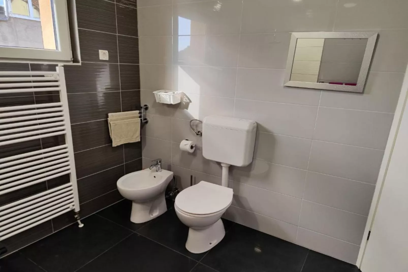 Holiday House Emma - Two Bedroom Holiday Home With Terrace-Badkamer