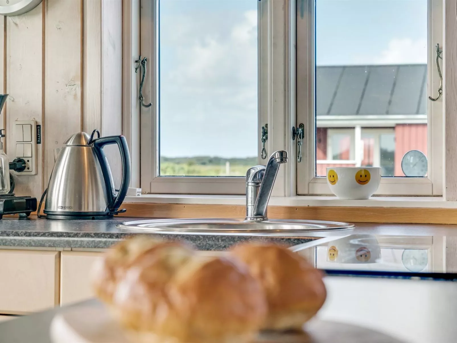 "Mortensen" - 350m from the sea-Binnen