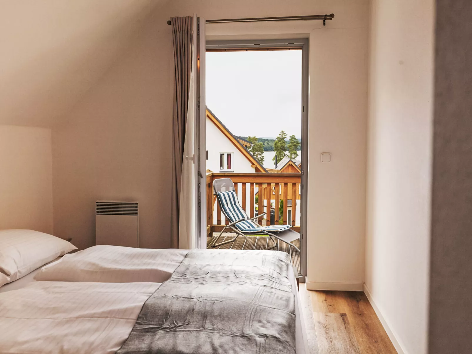 Lakeside Village 39-Binnen