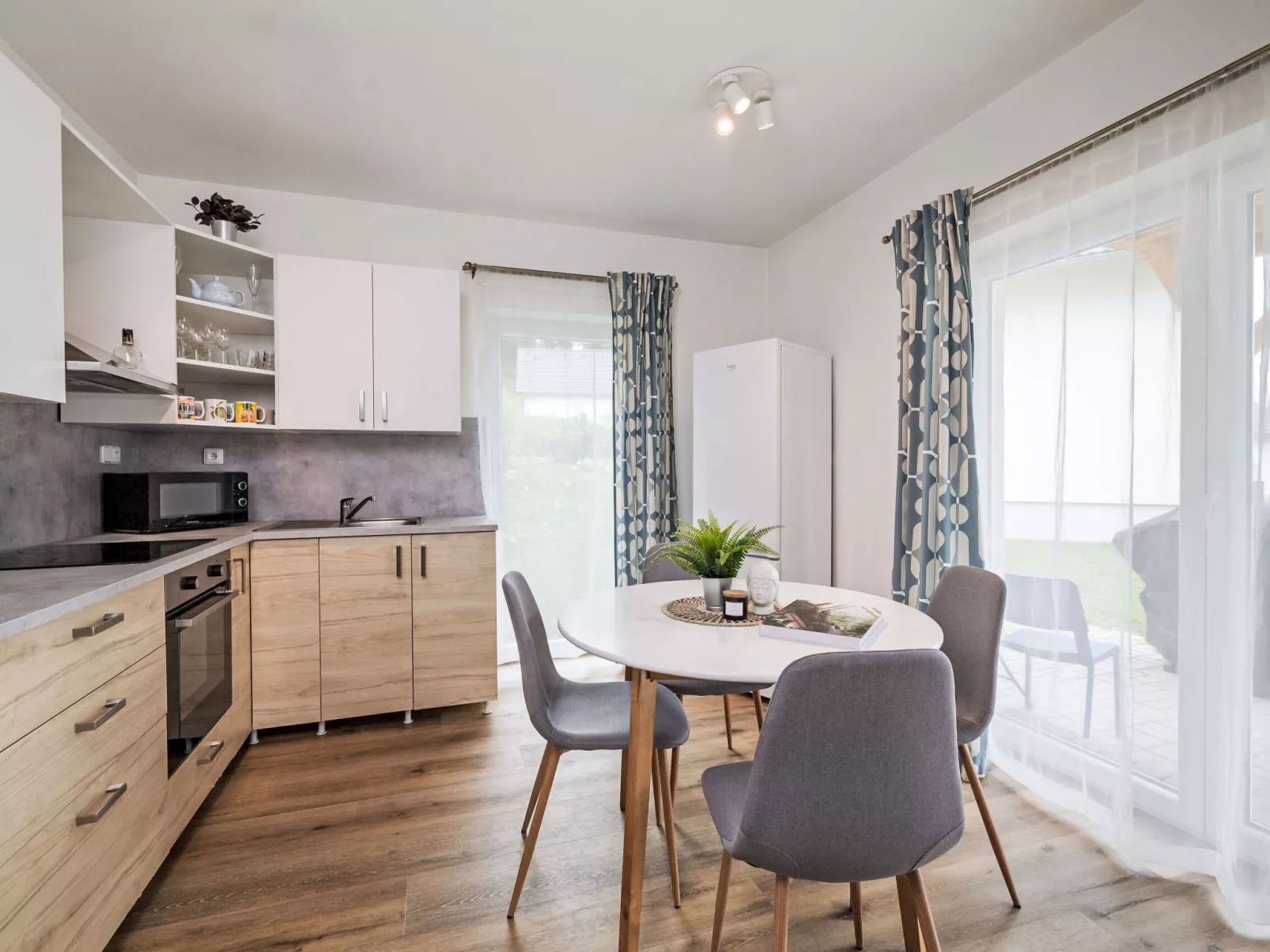 Lakeside Village 39-Binnen