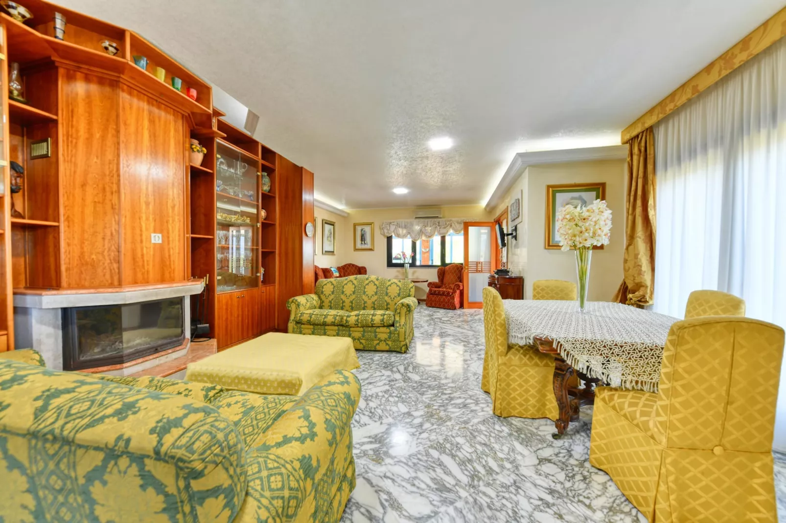 Villa Vella mit Privatpool-Woonkamer